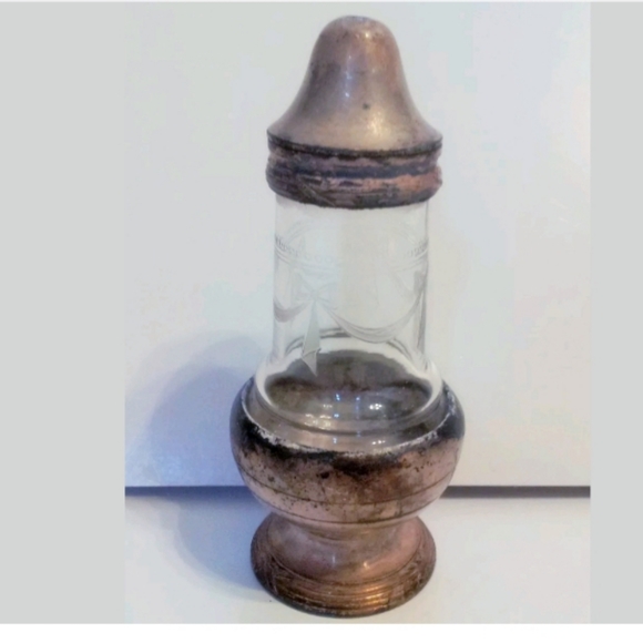 Mappin & Webb Other - Mappin & Webb Shaker, 1900-1940's